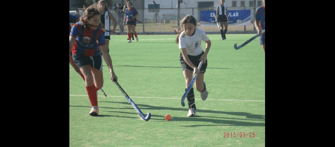 Jugadoras de Barracas conformaron los planteles de LilÃ�n (Laprida) que el fin de semana jugaron en Tandil 