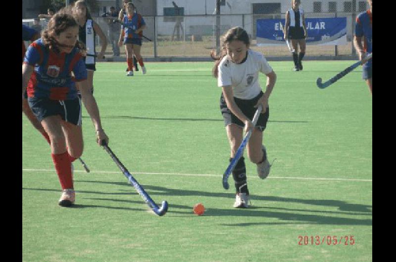 Jugadoras de Barracas conformaron los planteles de LilÃ�n (Laprida) que el fin de semana jugaron en Tandil 