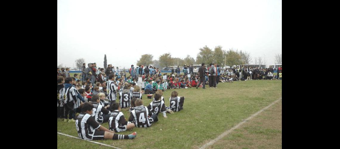 Hubo representantes de clubes de La Madrid La Colina Laprida Hinojo OlavarrÃ­a y Henderson Agencia