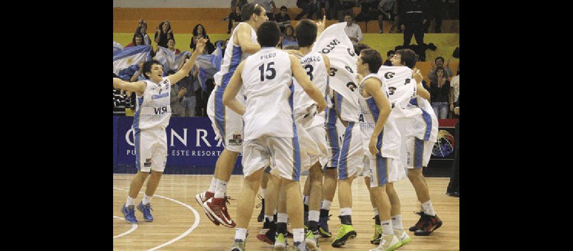 Los pibes argentinos festejan la clasificaciÃ³n para el Mundial del aÃ±o prÃ³ximo 