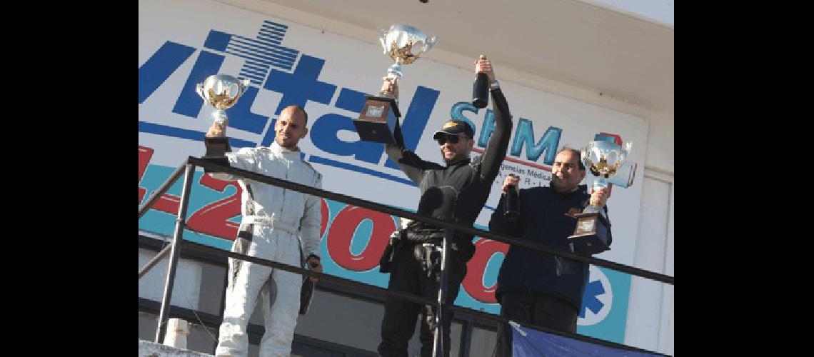 Bastante tarde se realizÃ³ el podio del GT 2000 con Gustavo Vieytes ganador 