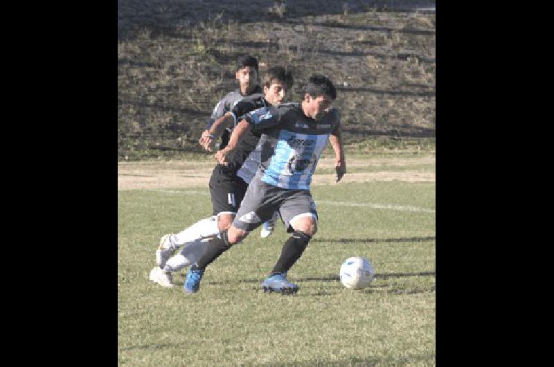 Ferro Carril Sud superÃ³ como visitante a Estudiantes Ambos son lÃ­deres junto con Embajadores 