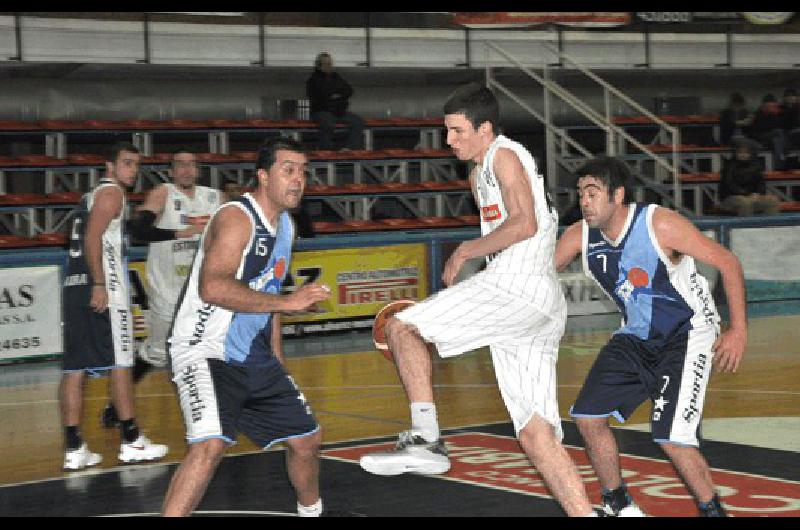 El equipo de Mauricio Beltramella superÃ³ al albo en el Gran Gimnasio 