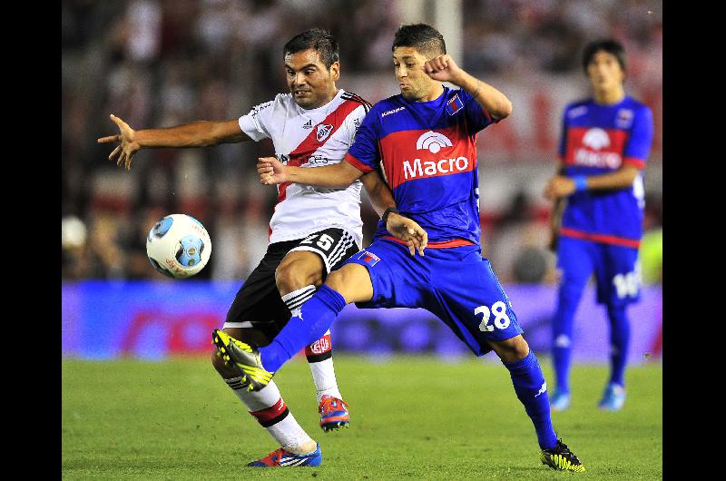 Lucas Janson en un momento inolvidable Fue con la camiseta de Tigre en el Monumental partido que lo comenzÃ³ como titular 