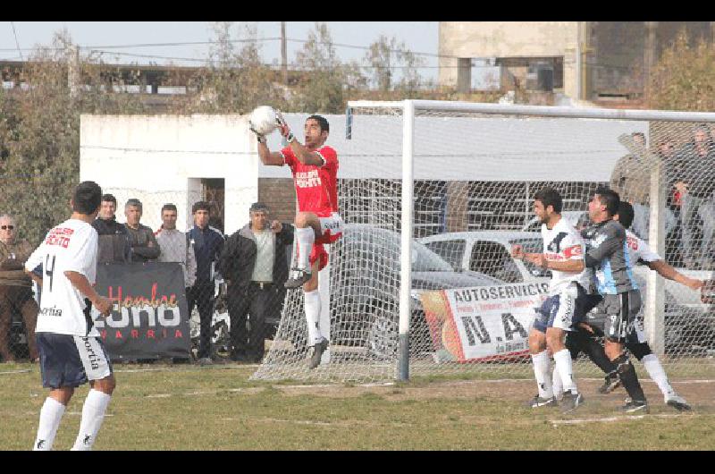 En el encuentro de ida Ferro Carril Sud ganÃ³ 2 a 1 en la cancha de Sierra Chica 