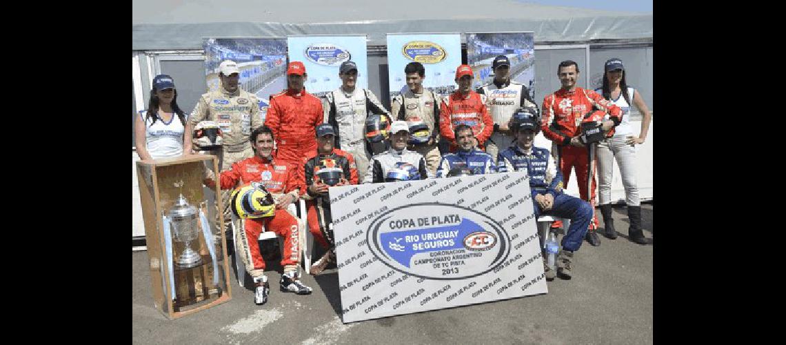 Los 12 pilotos de la Copa de Plata NicolÃ�s Pezzucchi (abajo a la derecha) ingresÃ³ a la definiciÃ³n del TC Pista en su primera temporada 