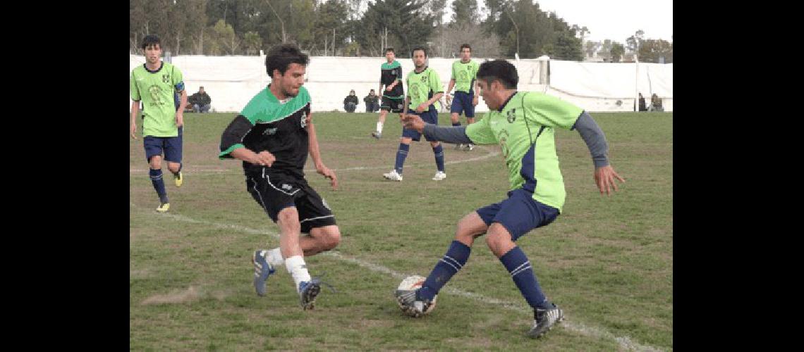 Embajadores y Racing A Club terminaron 2 a 2 