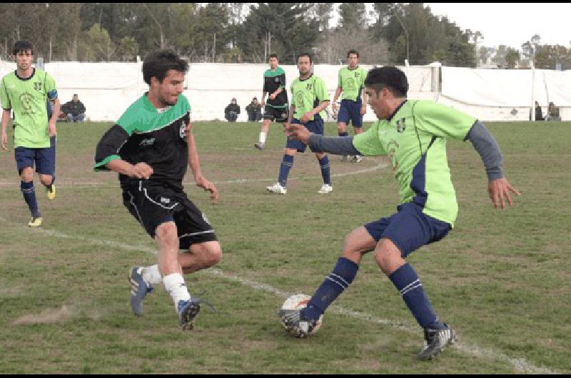 Embajadores y Racing A Club terminaron 2 a 2 