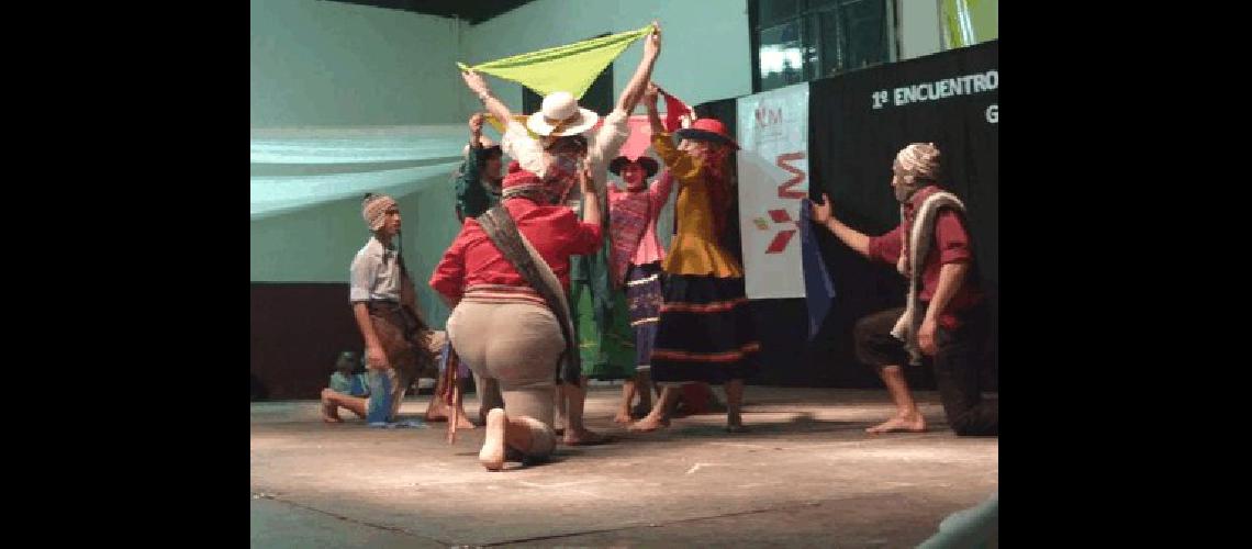 Varios grupos de danzas de La Madrid y la regiÃ³n participaron del primer festival regional de danzas folklÃ³ricas 