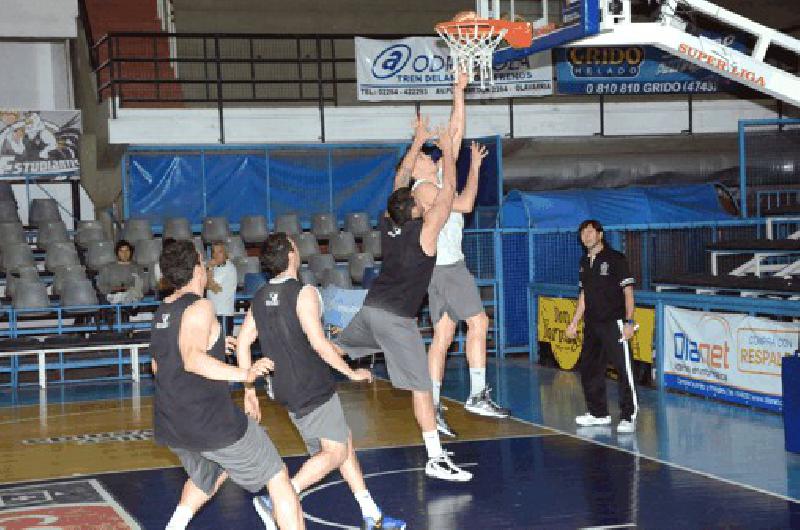 El equipo albinegro irÃ el viernes por su tercera victoria en el Torneo Federal de BÃsquetbol 