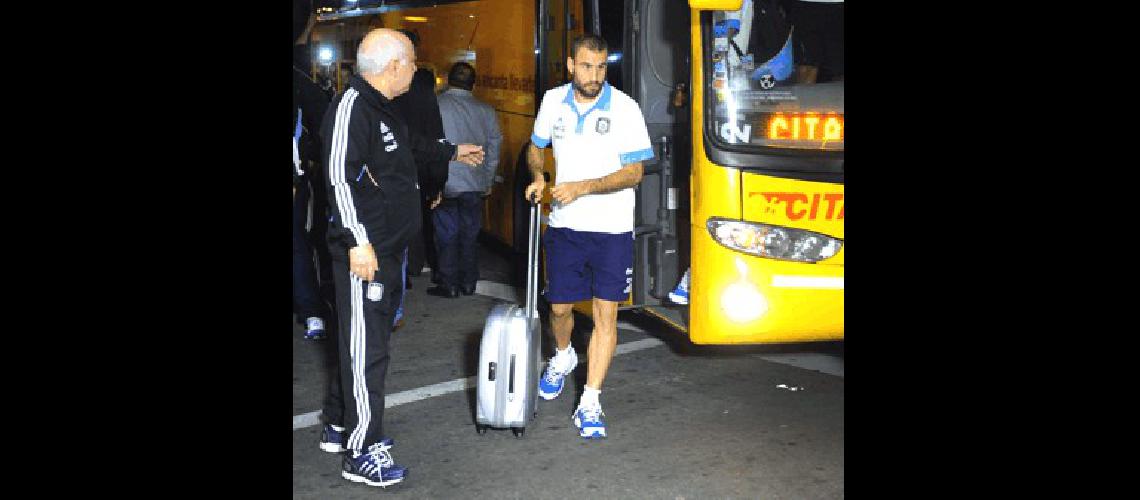 Rodrigo Palacio serÃ titular esta noche en el estadio Centenario 