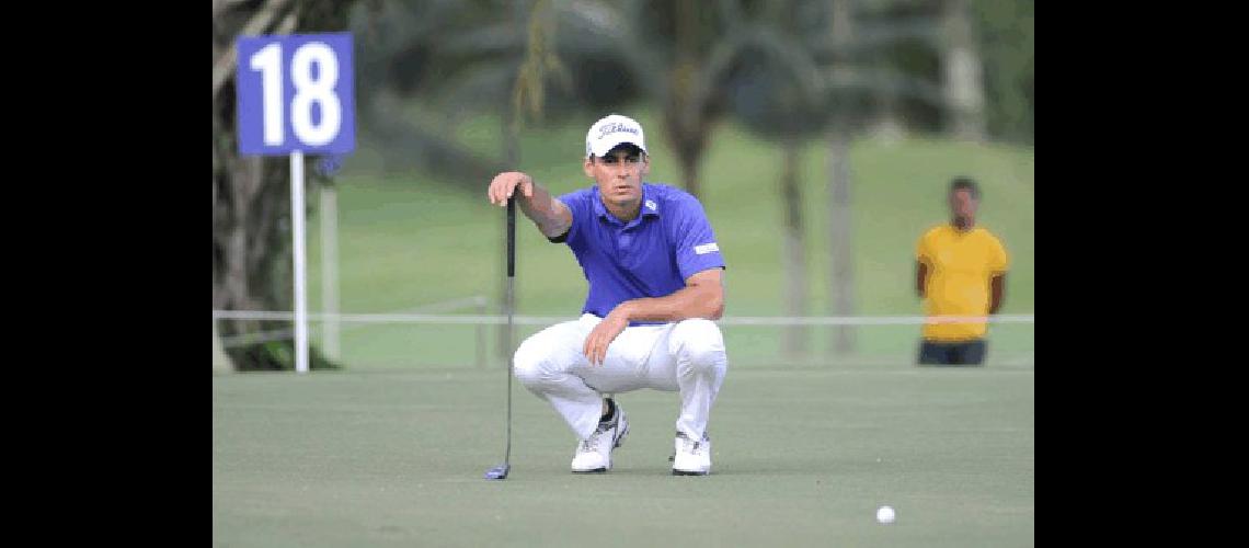 Alan Wagner en plena acciÃ³n en el hoyo del desempate del torneo de Brasil 