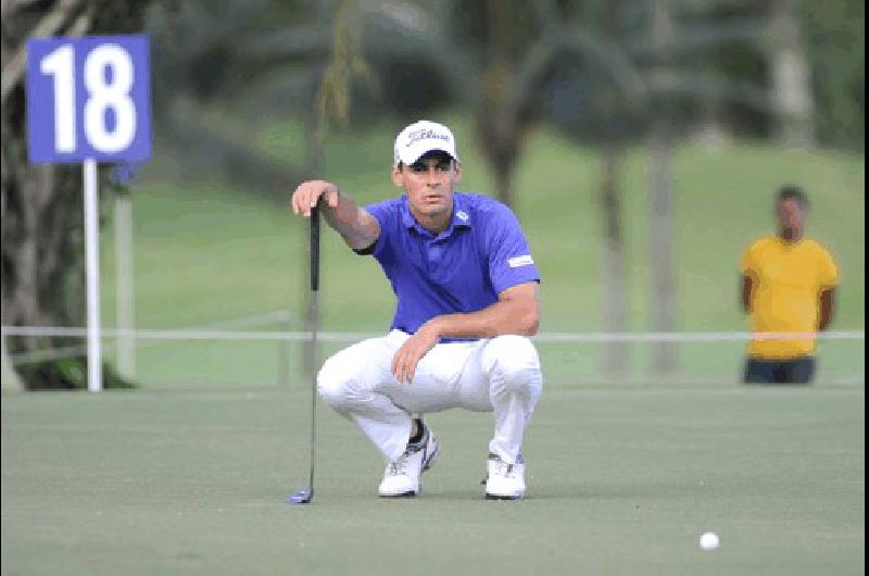 Alan Wagner en plena acciÃ³n en el hoyo del desempate del torneo de Brasil 