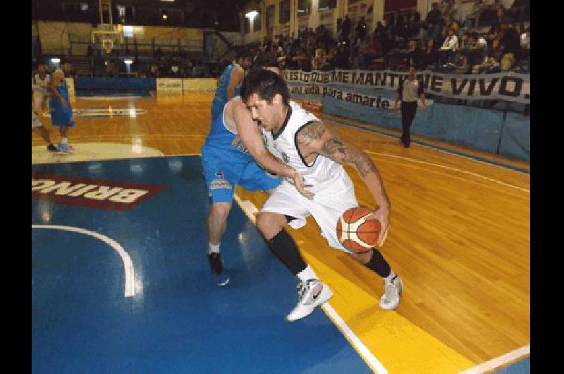 El Bata fue superado anoche por los juninenses en el gimnasio Alcides Schiavone 