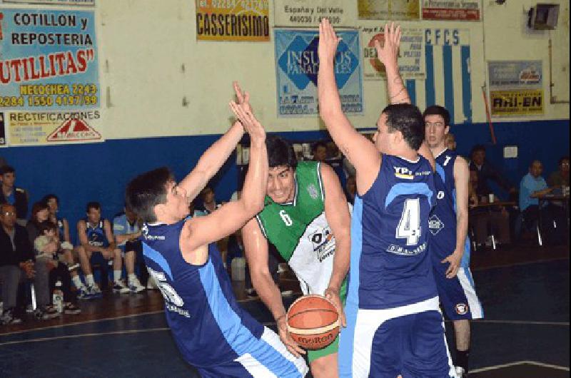 Pueblo Nuevo viene de ganar en el gimnasio Ricardo De la Vega ante Ferro Carril Sud 