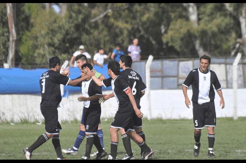 Estudiantes se impuso como visitante por 1 a 0 ante Embajadores y quedÃ³ segundo 