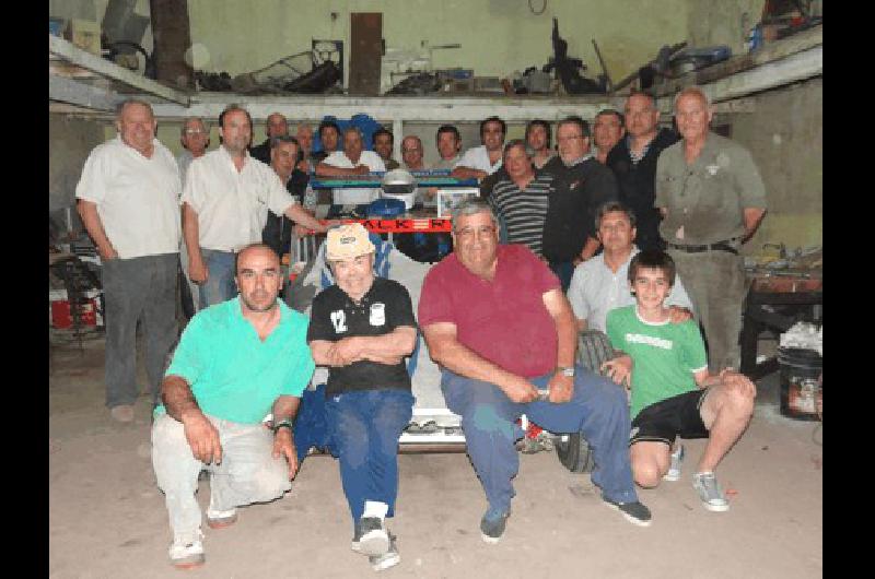 Carlos RodrÃ­guez Posse junto a integrantes de su equipo y amigos celebraron el campeonato de Mar y Sierras A con la cena de La PeÃ±a de los MiÃ©rcoles 