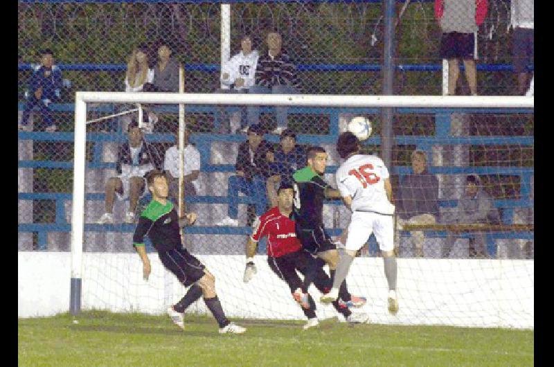 El FortÃ­n venciÃ³ con claridad a Racing A Club y avanzÃ³ a la final del torneo Clausura 