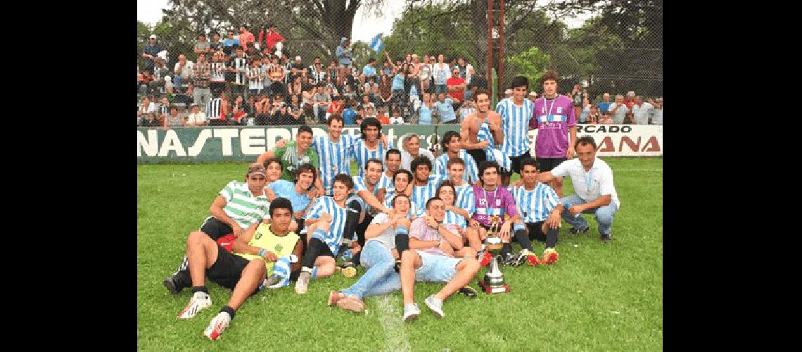 El elenco albiceleste festejÃ³ con la copa del 2013 