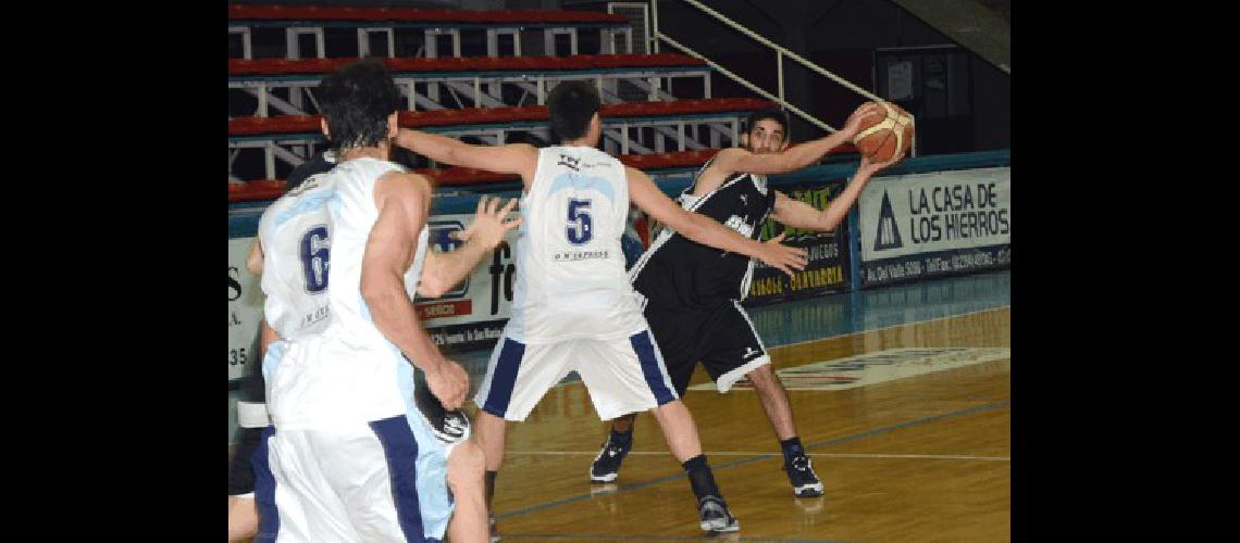 El equipo albiceleste ganÃ³ anoche en el Gran Gimnasio del Bata 