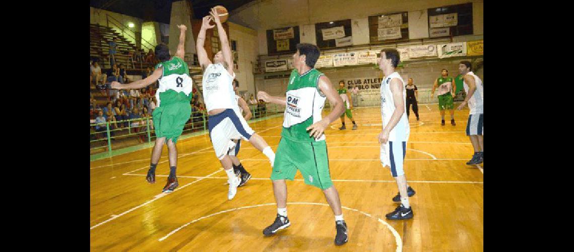 El equipo albiceleste logrÃ³ anoche un triunfo claro ante Pueblo Nuevo 