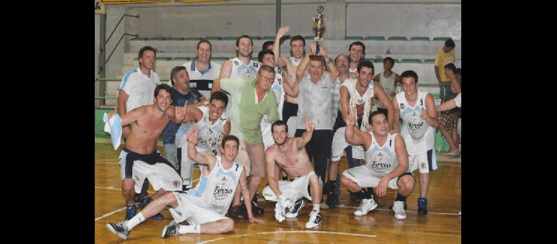 Ferro Carril Sud festejÃ³ anoche en el Juan Manolio el cuarto tÃ­tulo de su historia 