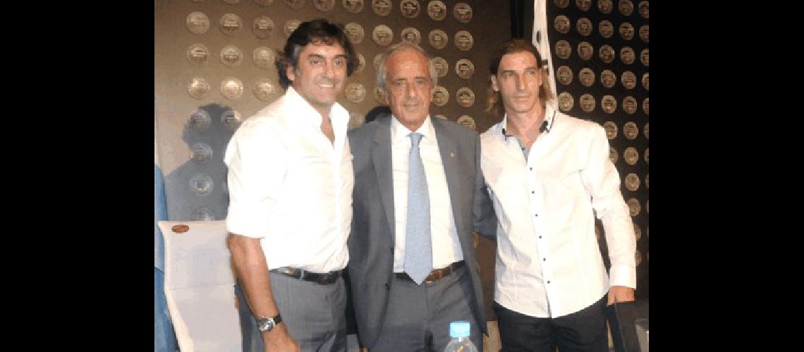 Francescoli DâOnofrio y Gancedo durante la presentaciÃ³n 