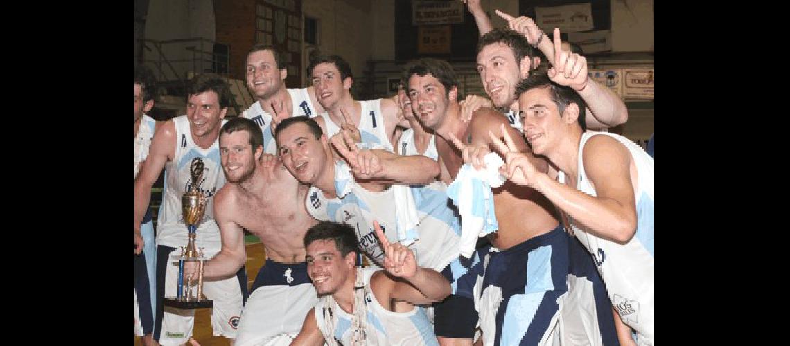 Ferro Carril Sud es el campeÃ³n anual 2013 del bÃsquetbol olavarriense 