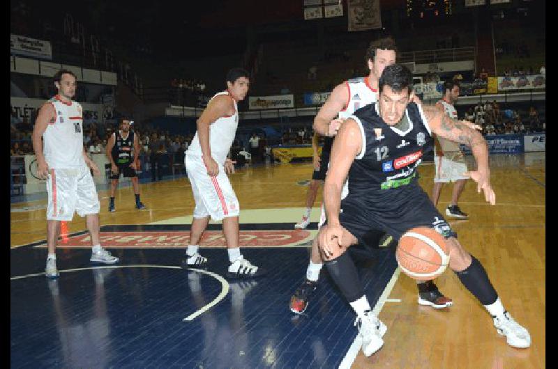 El pivote platense Juan Luis Abeiro anotÃ³ anoche 12 puntos en Estudiantes 