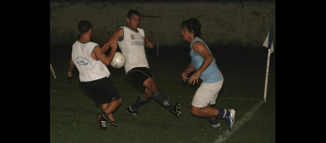 Racing y El FortÃ­n se preparan para sus compromisos del fin de semana Ayer tuvieron un intenso entrenamiento 