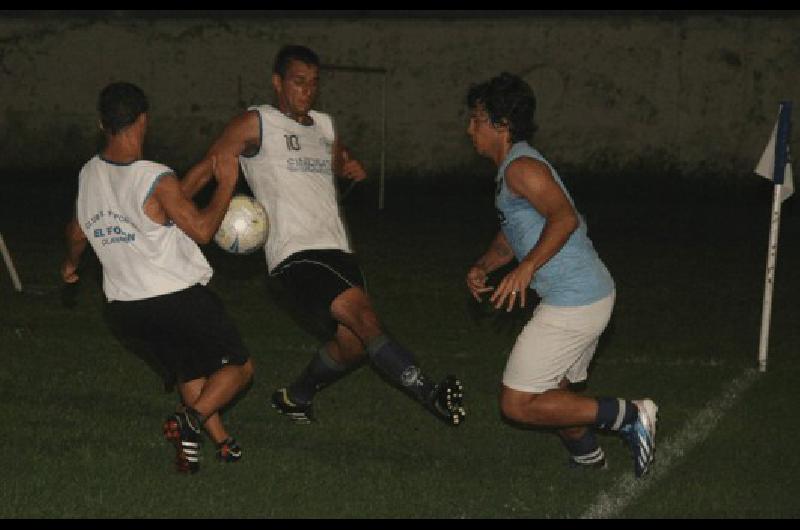 Racing y El FortÃ­n se preparan para sus compromisos del fin de semana Ayer tuvieron un intenso entrenamiento 