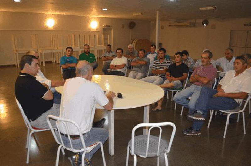 Asamblea de transportistas en Laprida 