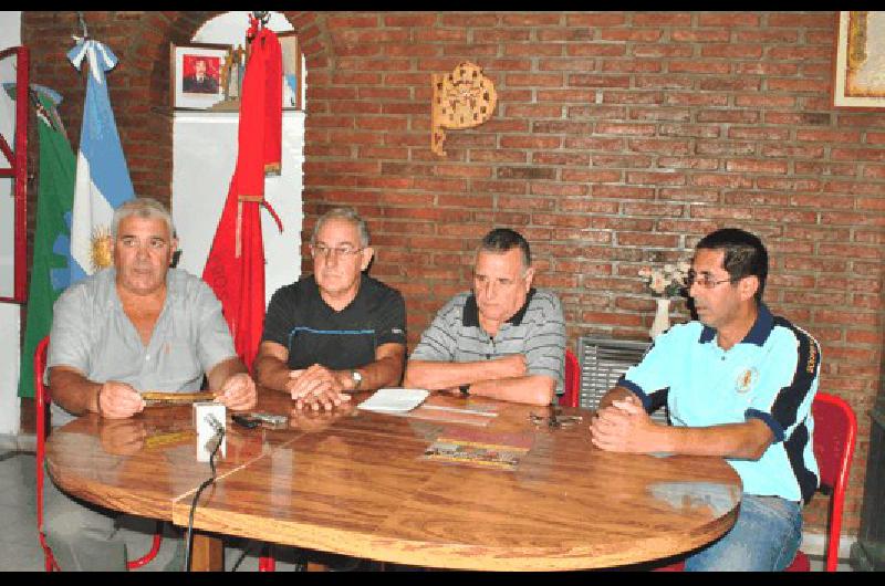 Los dirigentes presentaron la rifa y analizaron la intensa actividad del verano 