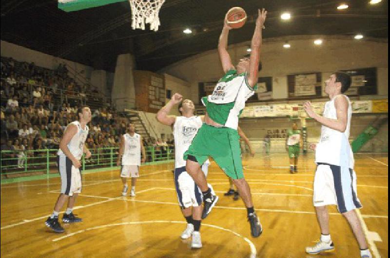 Pueblo Nuevo le ganÃ³ a Ferro el pasado viernes y ambos tienen opciones de clasificar 