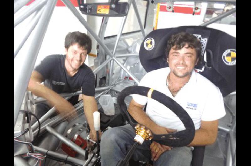 El preparador Cassou y el piloto Laborda ahora juntos en el proyecto Turismo Pista 