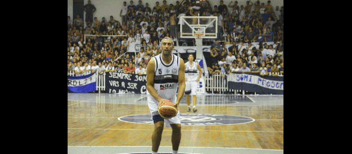 VÃ­ctor Baldo decidiÃ³ dar una mano en el club de su ciudad que lo vio nacer basquetbolÃ­sticamente 