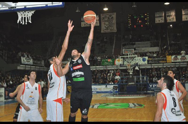 Juan Abeiro fue una de las figuras del segundo juego de la serie con 18 puntos 