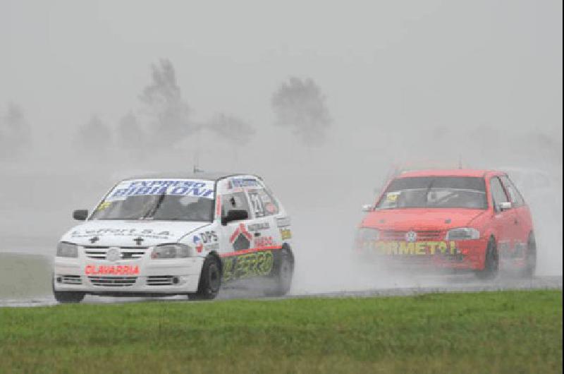 La carrera pasada Emanuel Bibiloni iba camino al podio pero rompiÃ³ una cubierta en las Ãºltimas vueltas 