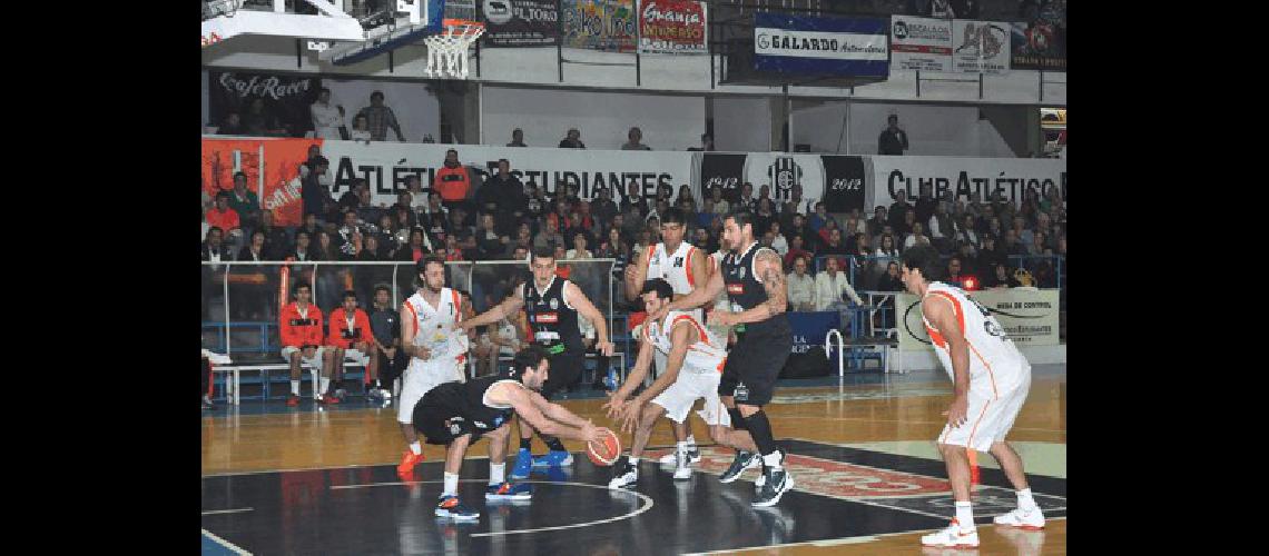 El Bataraz dejÃ³ en el camino a Centro Deportivo Rivadavia de Mendoza en los cuartos de final regionales 