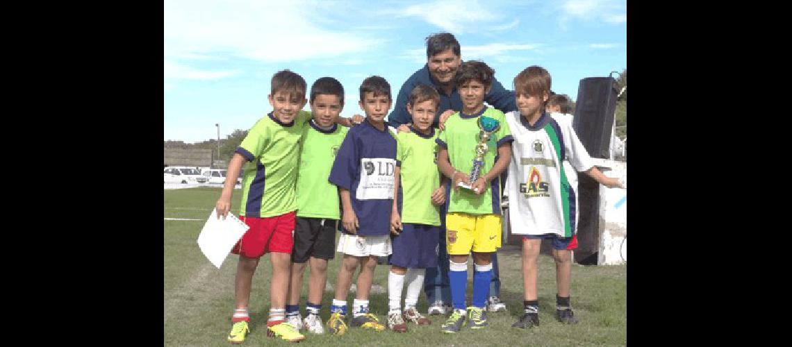 El presidente de la LLF Marcos Lacal estuvo en La Madrid y hablÃ³ sobre la realidad del fÃºtbol regional 