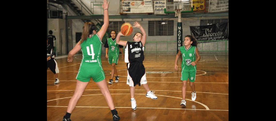 Las albiverdes recibieron ayer a Estudiantes 