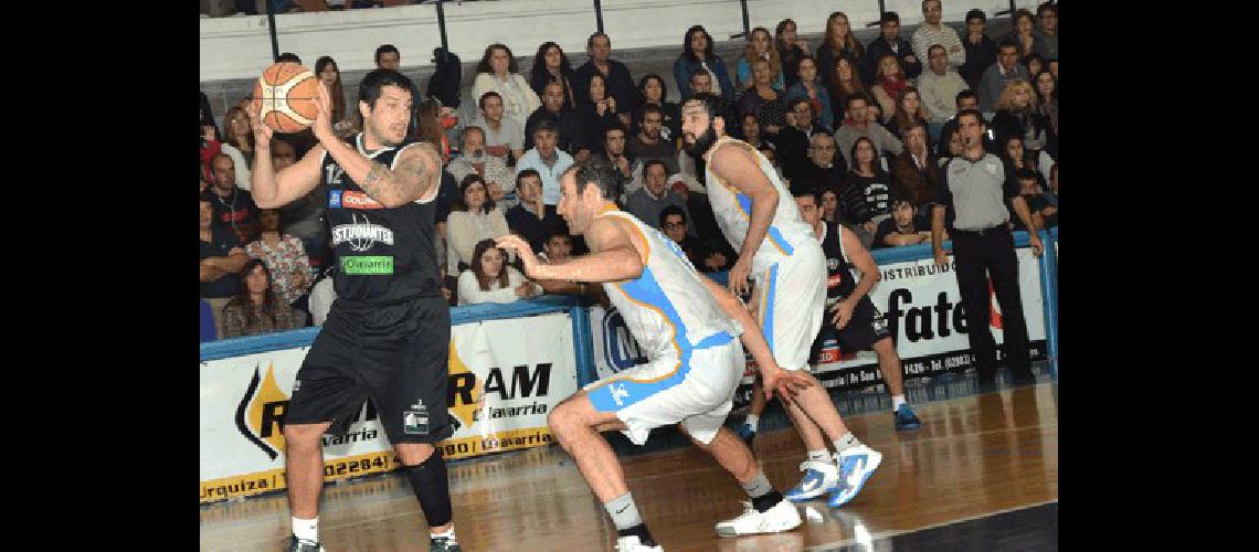 Estudiantes logrÃ³ el pasado lunes un sufrido triunfo ante Hispano Americano en el Maxigimnasio 