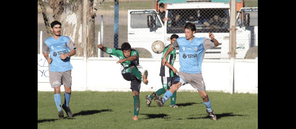 Loma Negra y Embajadores terminaron 1 a 1 en el estadio Celeste 