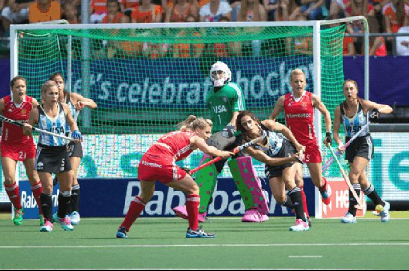 Las Leonas lograron un emotivo triunfo ante Inglaterra 