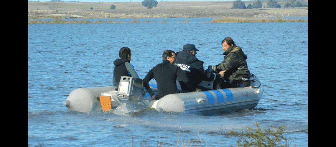 Bomberos de Laprida estuvieron en la bÃºsqueda de los pescadores desaparecidos 