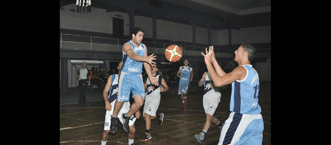 Racing derrotÃ³ anoche como local a Ferro Carril Sud 