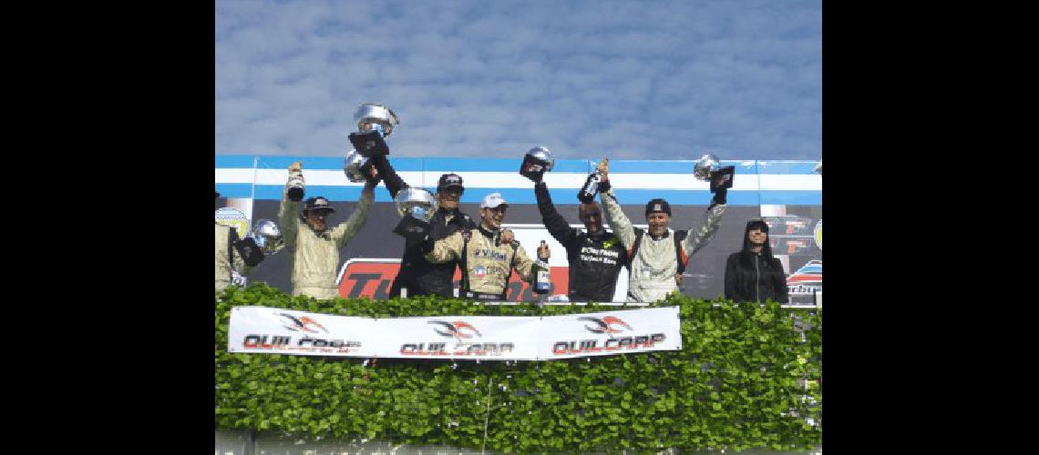 Moni  Herrera ganadores PernÃ­a  Bibiloni terceros Los pilotos de OlavarrÃ­a se destacaron en la Clase 3 en La Plata que contÃ³ con invitados 