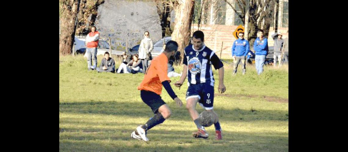 Claudio  el Pampa Biaggio jugÃ³ 40 minutos para Estrella de Villa Floresta y brindÃ³ su cuota de calidad 