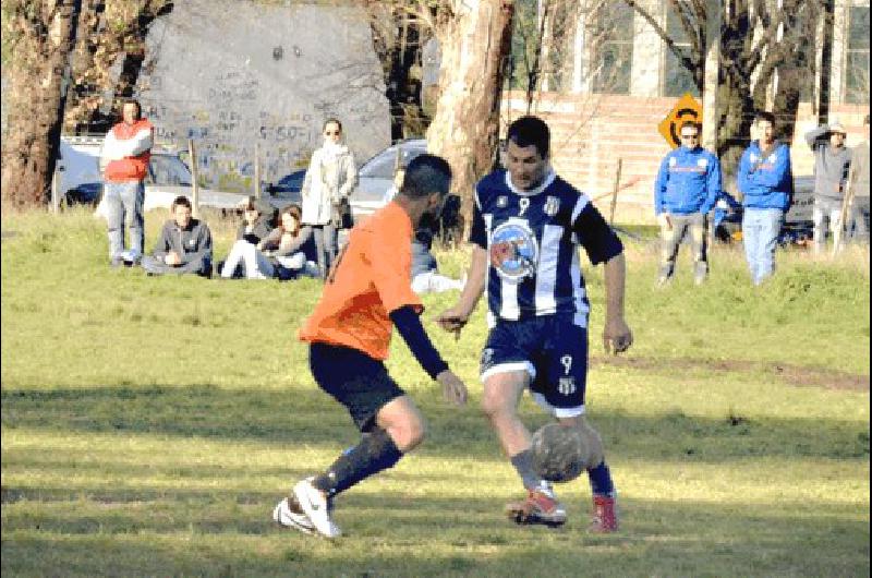 Claudio  el Pampa Biaggio jugÃ³ 40 minutos para Estrella de Villa Floresta y brindÃ³ su cuota de calidad 