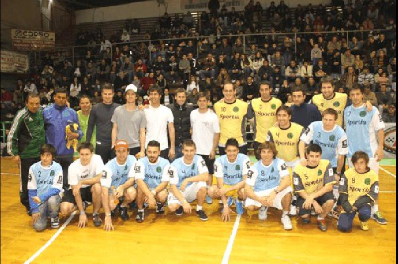 El fÃºtbol solidario volverÃ� a ser una fiesta esta noche en el gimnasio Juan Manolio del Club AtlÃ©tico Pueblo Nuevo 